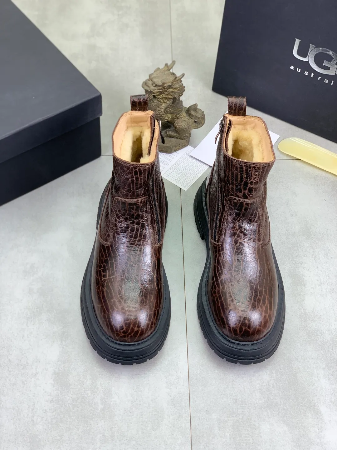 Men's men's shoes 💰P660 New arrival 🆕🆕🆕 IUGGI Men's British retro Martin boots Winter new men's outdoor hiking boots First layer of cowhide on the outside and wool on the inside Comfortable and warm Rubber sole sole Non-slip and firm Trendy and fashionable Casual and versatile Size: 38-44 (45 customized) Color: three colors